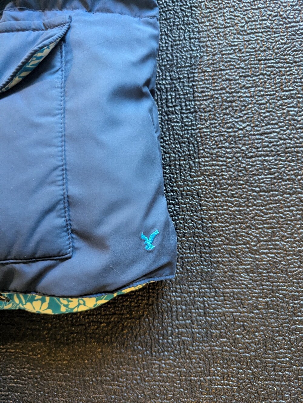 Reversible Vest - Picture 3 of 9